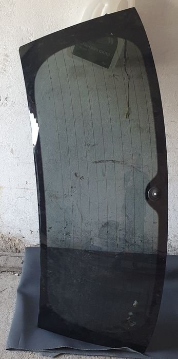 Заднє стікло Тойота Авенсіс  2008 р