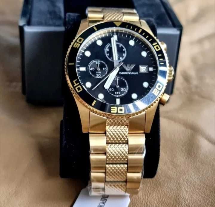 Relógio Emporio Armani Cronógrafo Dourado Novo com Caixa