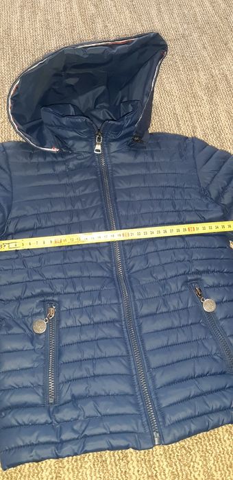 Продам курточку для хлопчика весна-осінь в дуже гарному стані на 6-7 р