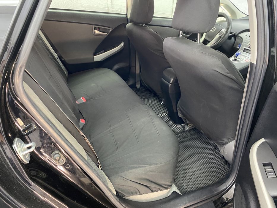 Аренда Toyota Prius 30. Аренда Приус 30.