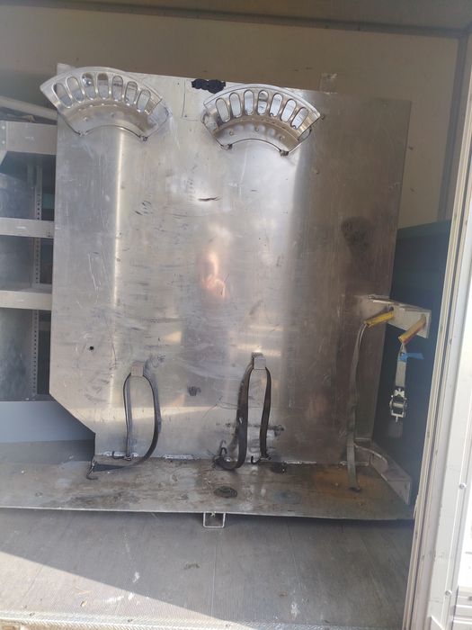 Sprzedam stojak na butle do samochodu