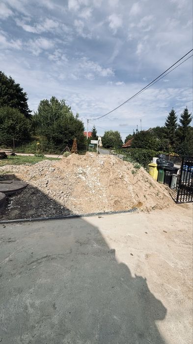 Ziemia/ gruz budowlany