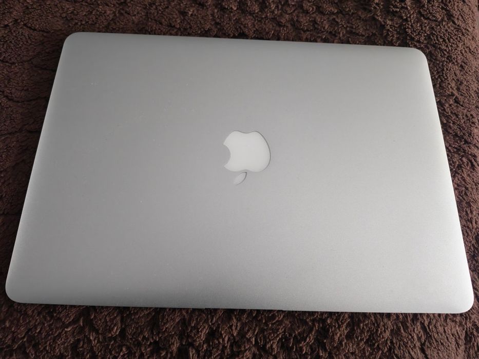 Apple MacBook Air461678456551526401