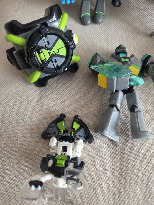 Ben 10 figurki + zegarek