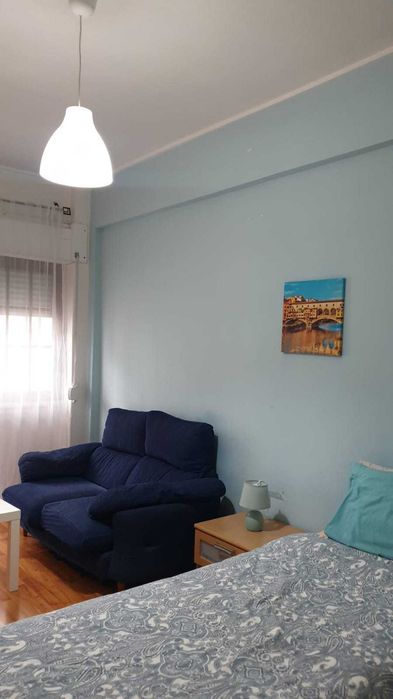 Quarto de solteiro em Almada cacilhas.