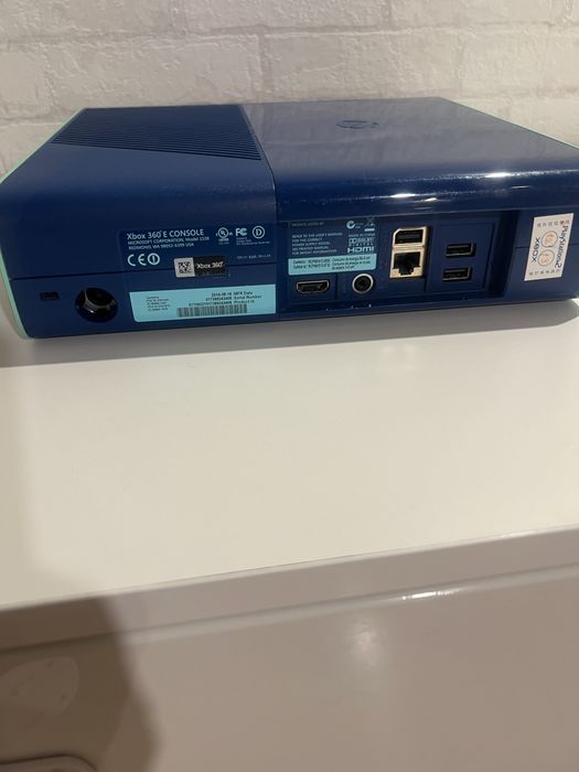 Xbox 360 500GB Limited Edition Blue 12 gier