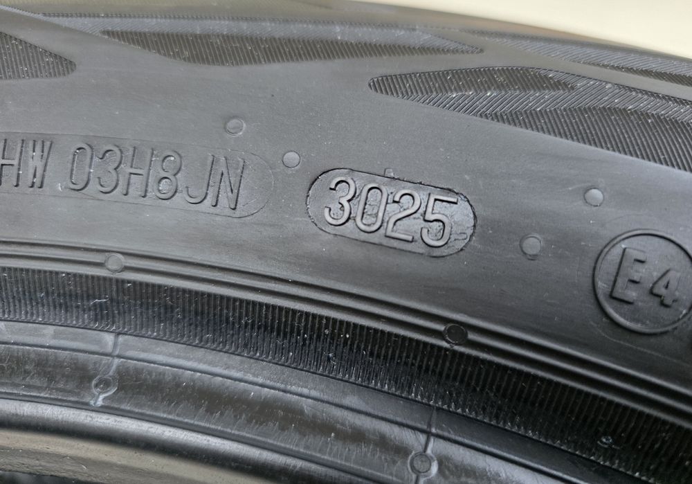 Continental EcoContact 6 235/50 R19 99W