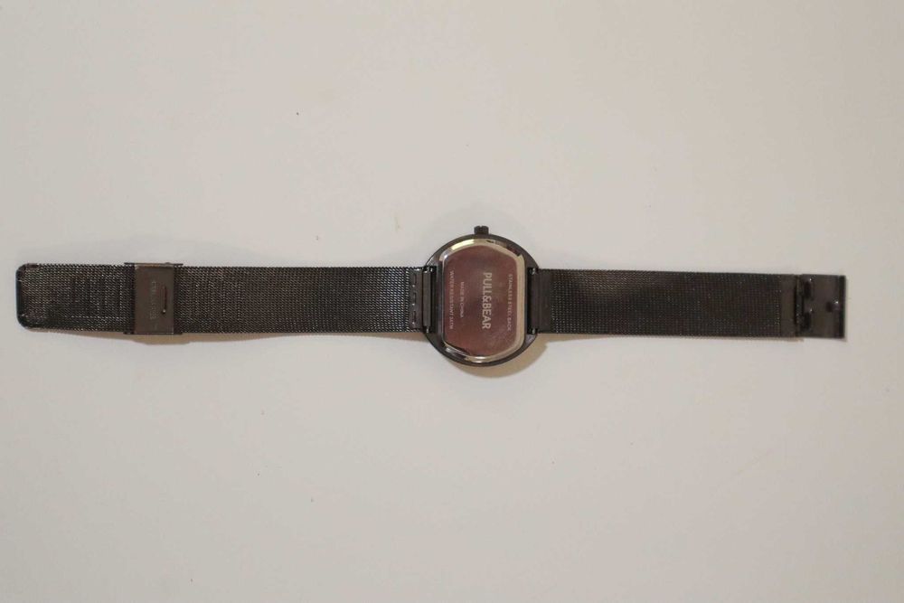Relógio metal preto antracite Pull & Bear
