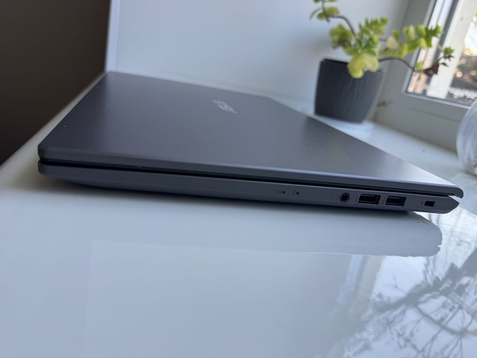 ASUS VivoBook 15 i7 / 16 GB Ram / SSD - 256
