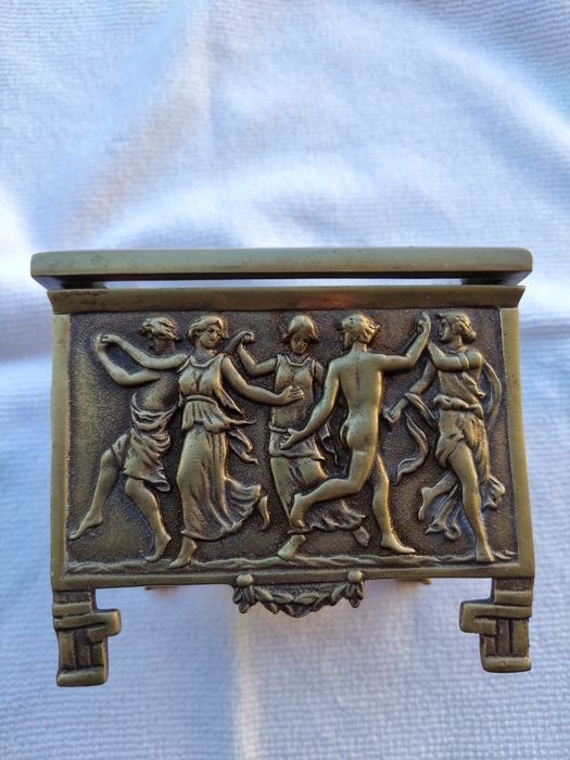 Caixa de jóias e bronze barbeitos
