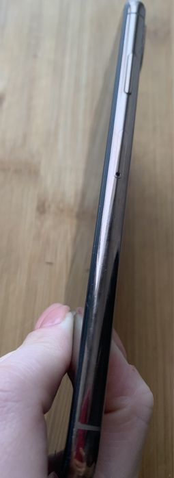 Продам IPhone XS Max