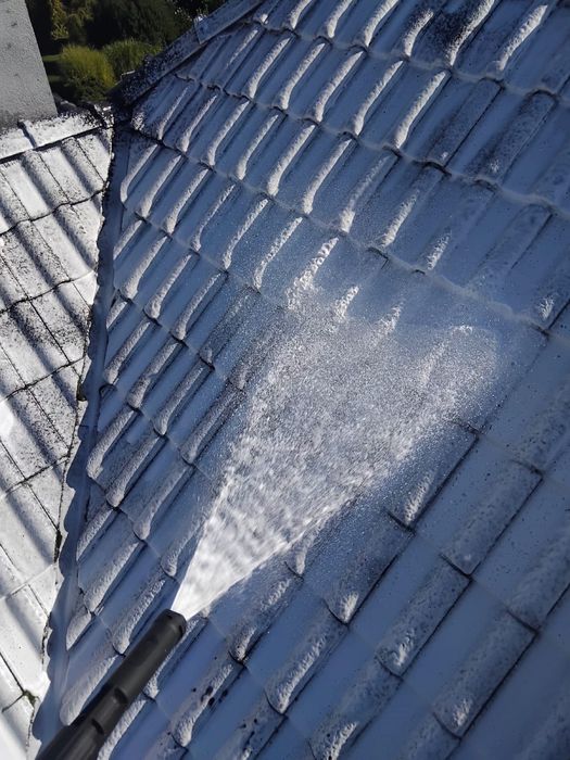 Cisnieniowe mycie dachu