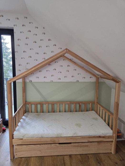 Łóżko dziecięce drewniane domek