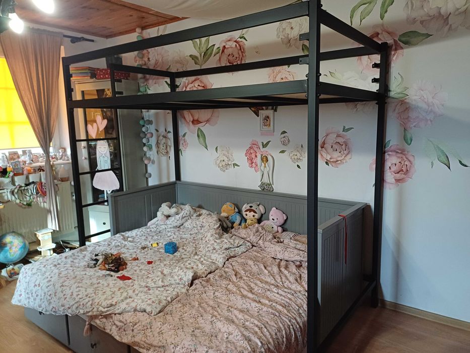 Łożko podwieszane antresola