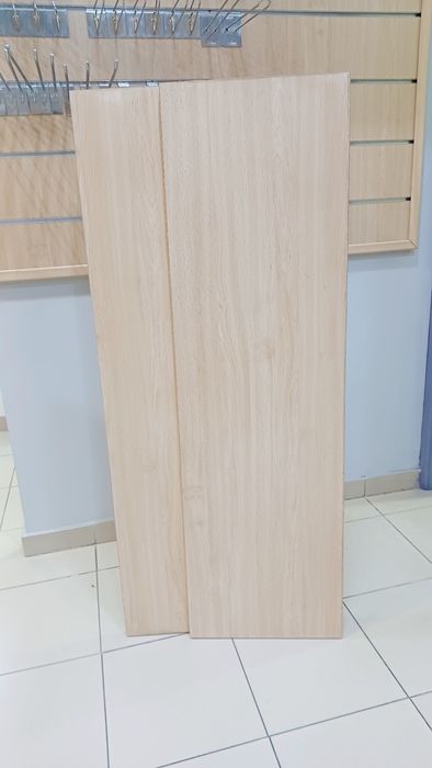 prateleiras em madeira