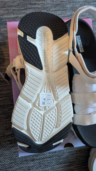 41 р Skechers Goga Mat Ultra GO