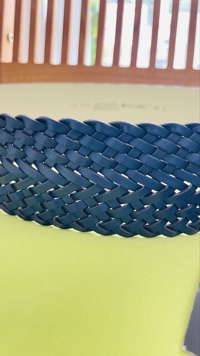 Cinto azul em pele verdadeira