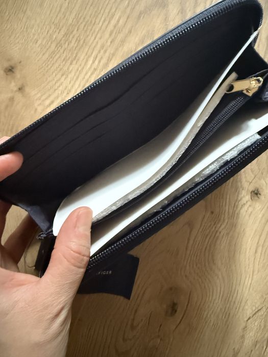 Nowy portfel Tommy Hilfiger damski