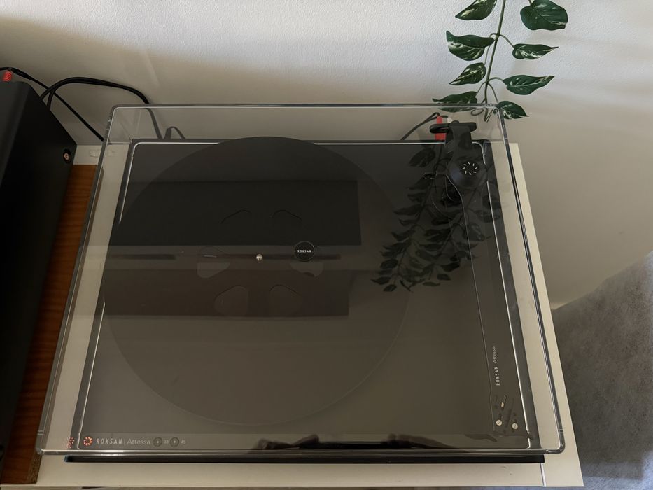 Gira Discos Roksan Attessa  + Ortofon 2M Red | Como Novo