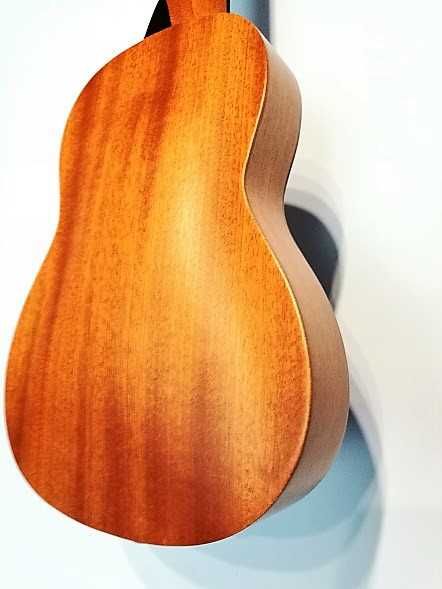 Mellow UKS-AMH solid top - elektroakustyczne ukulele sopranowe UKS AMH