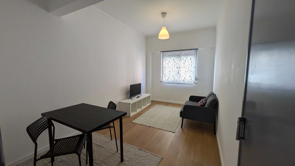 T Fantástico! Em Queluz mobilado e equipado, com terraço