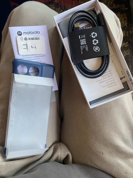 Motorola edge 60 512 gb nieuzywana rok gwarancji jeszcze