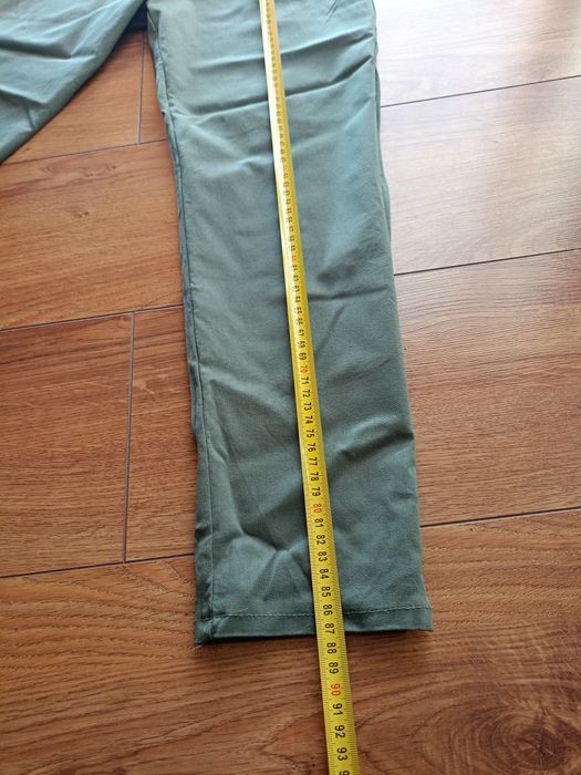 Spodnie materiałowe khaki r. 38/40