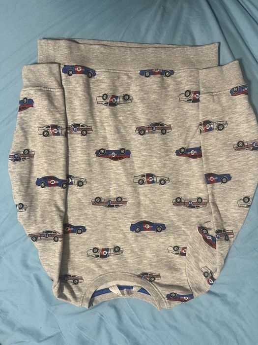 Продам костюм H&M