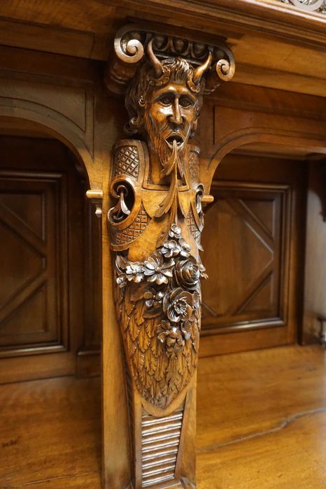 Stary Pałacowy Kabinet – Kredens Neorenesans Francja Figura Diabła