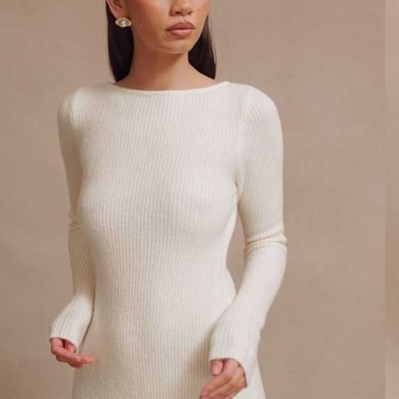 В'язана сукня з вирізом на спині від бренду meshki