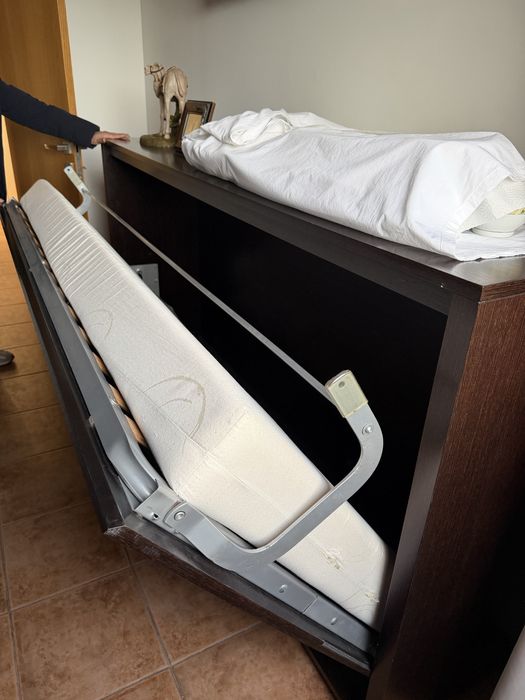 Cama individual  / armario