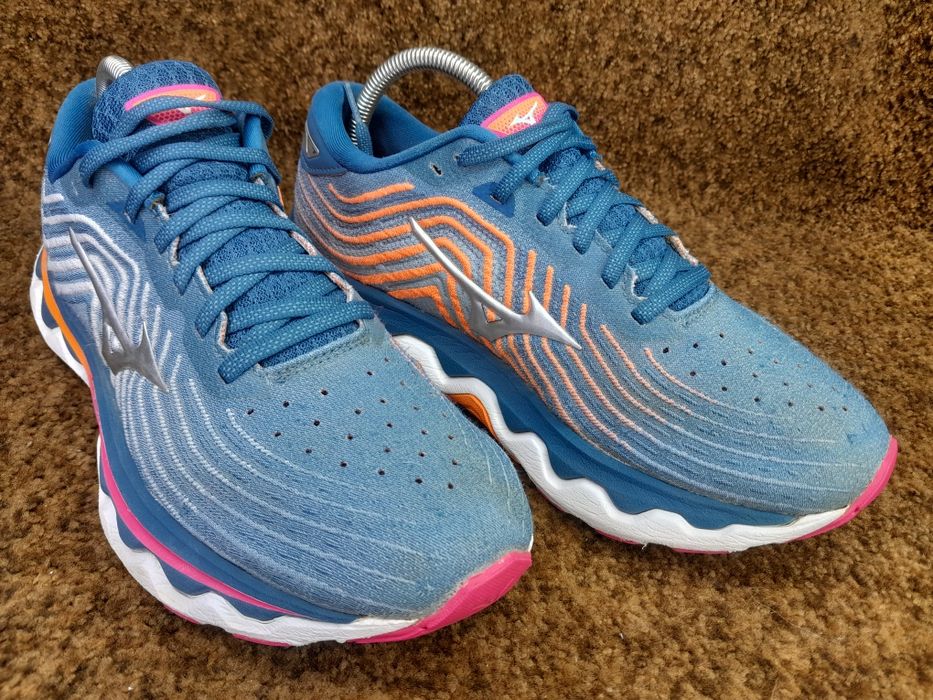 Бігові кросівки оригінал Mizuno Wave Horizon 39 розмір.