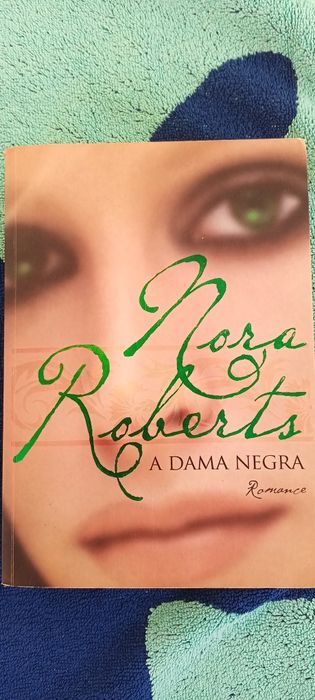 Livros usados com marcas de uso