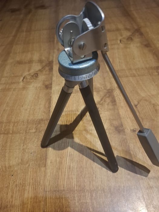 Stary statyw do aparatu