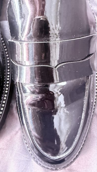 Buty damskie czarne lakierowane