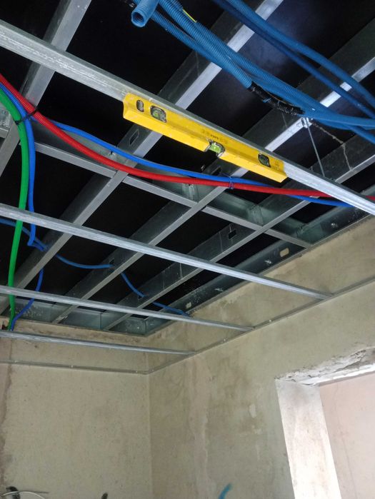 Trabalhos de remodelação pintura Pladur e telhado  sanduíche