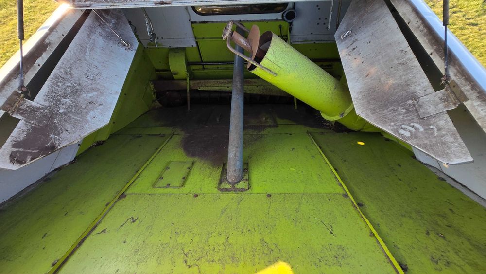 Комбайн зернозбиральний свіжопривезений mega claas