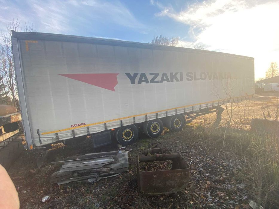 Напівпричіп тент прицеп KOGEL SNCO24