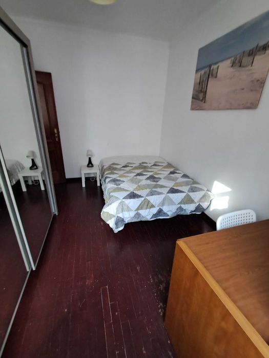 Quartos casal em T3 de charme. Graça. Lisboa.
