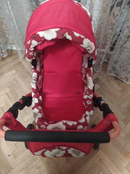 Коляска для ляльок