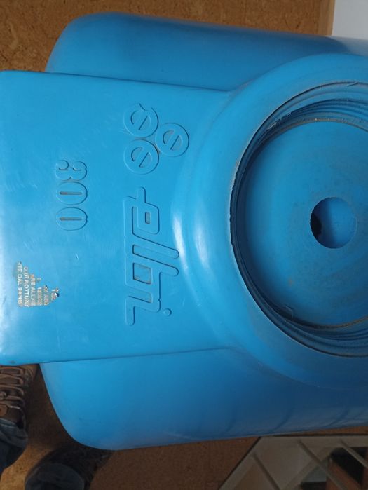 Depósito para água potável de 300 lts