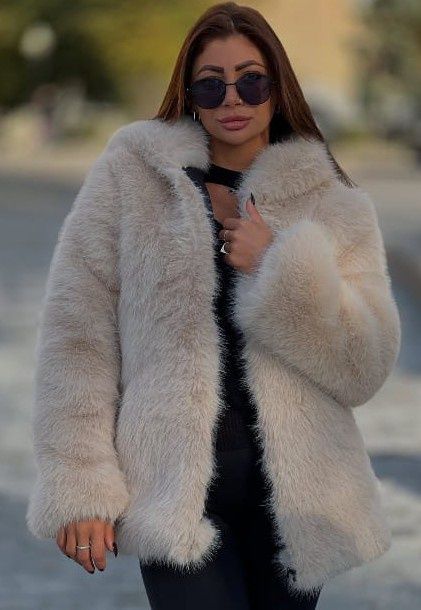 Продаю  шубку. Хутро  довговорсовий песець