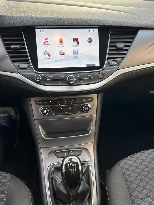 Opel Astra Sports Tourer 2017 poucos KM