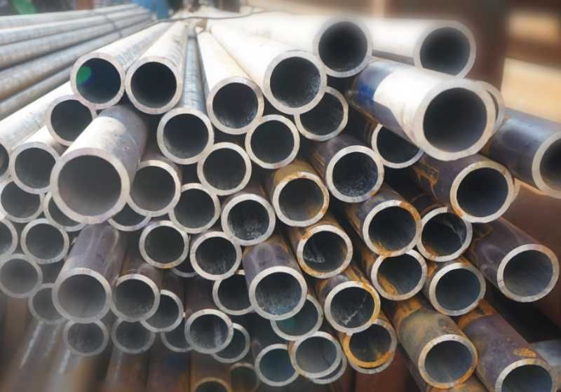 Труба безшовна сталева (68х4; 70х6; 70х10; 80х6; 80х8; 80х10; 89х6)