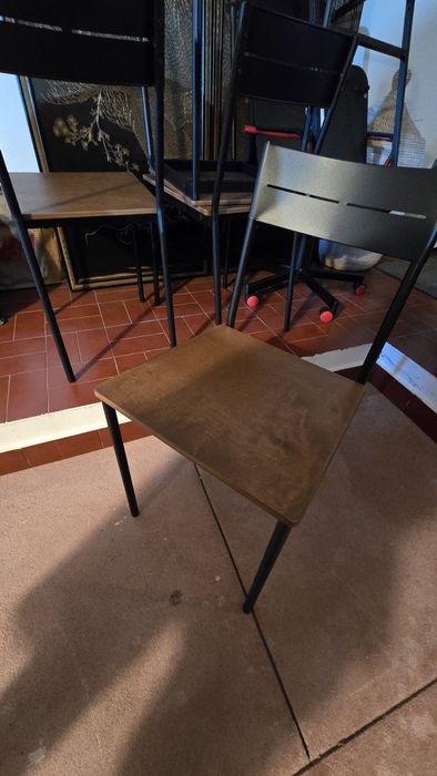 Mesa de refeição + 4 cadeiras