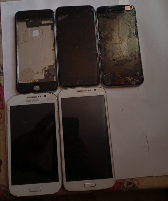 Продам лот телефонов