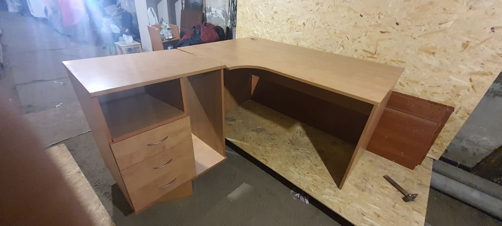 Стол офисный с двух частей