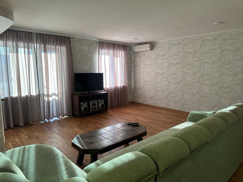 (5) Продам 2к квартиру на вул.Пирогова 4422