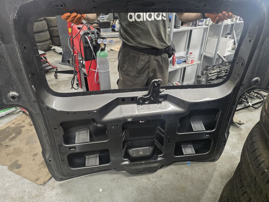 Klapa tylna toyota proace