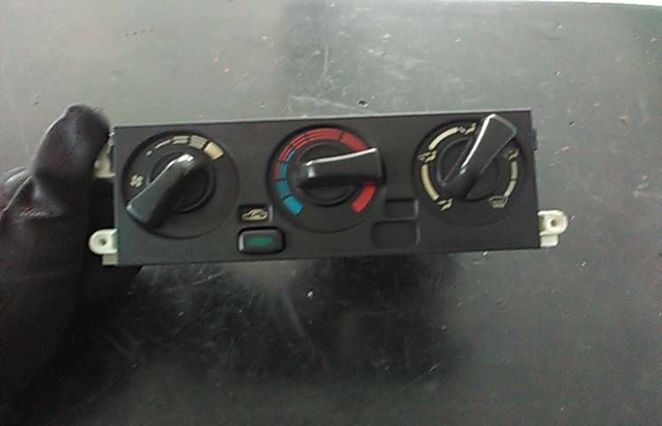 Comando chauffage / sofagem NISSAN Primera Sedan (P11)